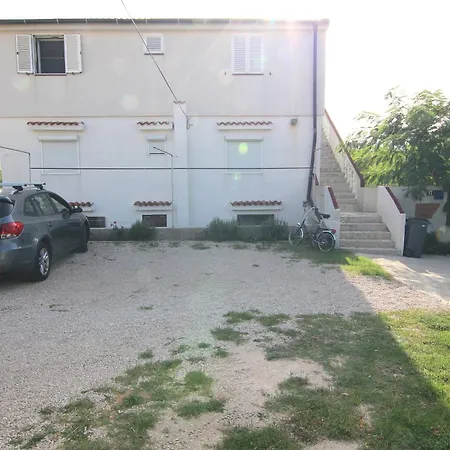 Apartment Lovre *