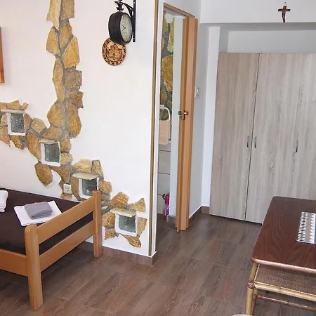 Apartment Lovre *