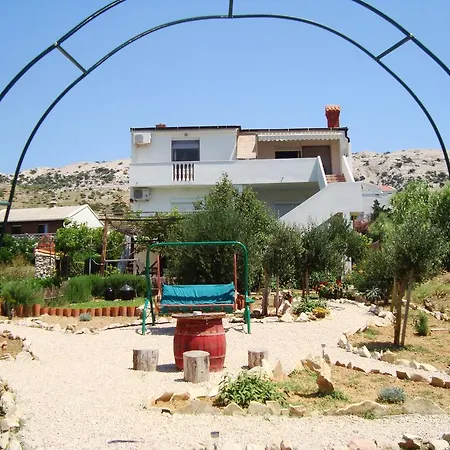 Apartment Lovre Pag Town