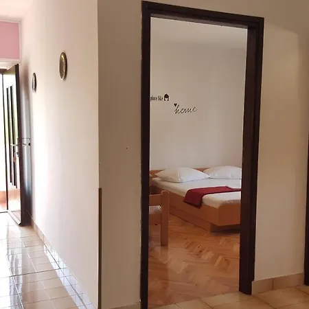 Lovre Apartment *