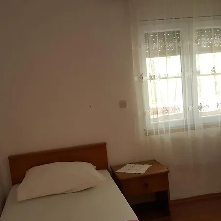 Lovre Apartment *