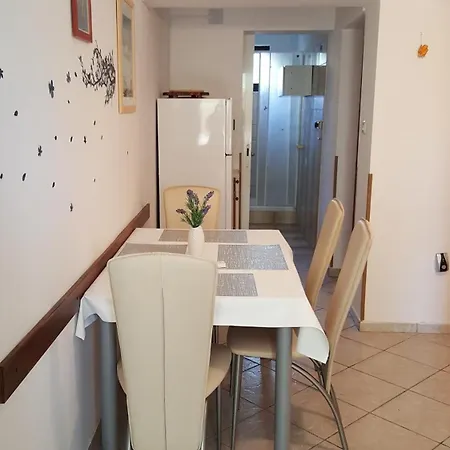 Apartment Lovre *