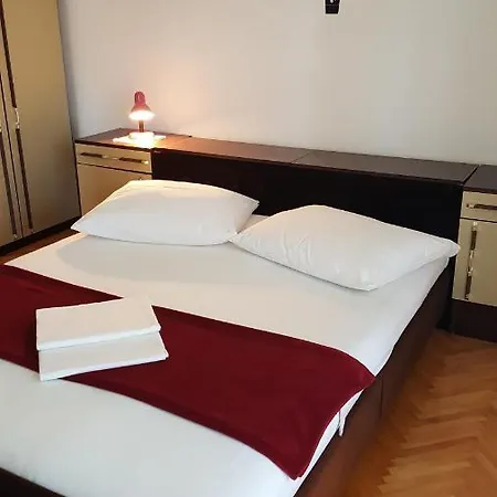 Apartment Lovre