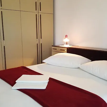 Apartment Lovre *
